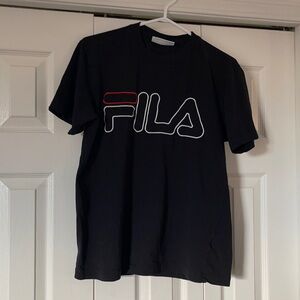 BNWOT Fila T-shirt Size M 🥰🥰